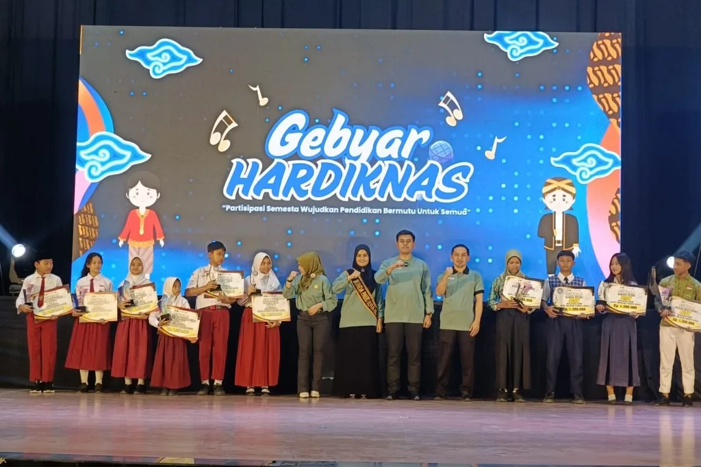 Wali Kota Blitar Hadiri Gebyar Hardiknas 2025: Pendidikan Pondasi Masa Depan Bangsa