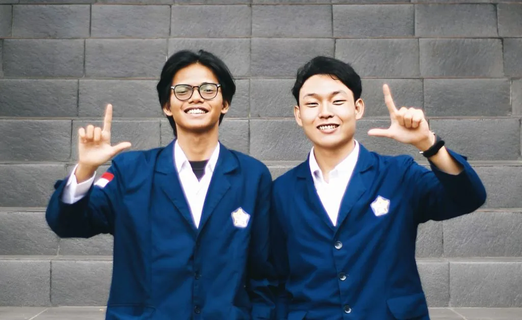 Daan–Yudi_Resmi_Maju_Cagub_Cawagub_BEM_FH_UNIB_2025-1 Pasangan calon Gubernur dan Wakil Gubernur BEM FH UNIB 2025, Daan Damara dan Yudi Anugrah Pratama saat deklarasi pencalonan di Kampus Universitas Bengkulu.