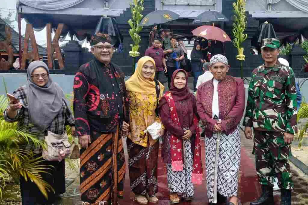 Desa Tambakrejo Gelar Larung Sesaji, Wujud Syukur Hasil Bumi Melimpah