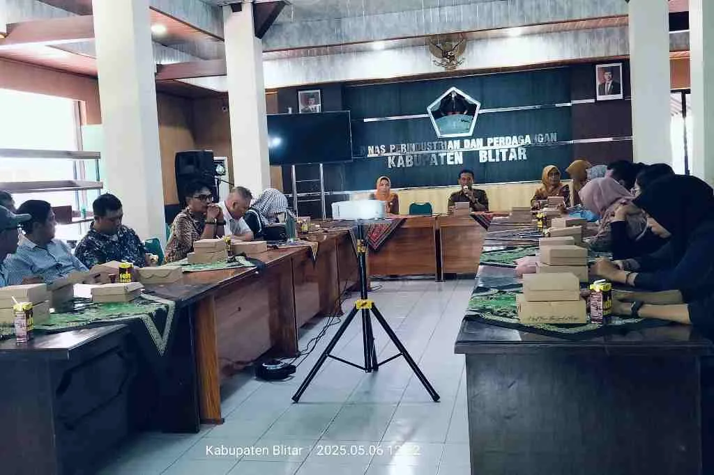 Disperindag Kabupaten Blitar Tingkatkan Pelatihan Kinerja melalui DBHCHT 2025