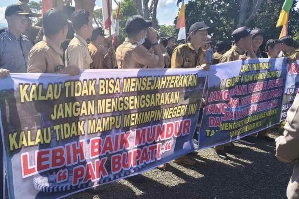 Ironi Desa Kuat ala Prabowo: Di Seluma, Gaji Tak Dibayar, Pelayanan Lumpuh