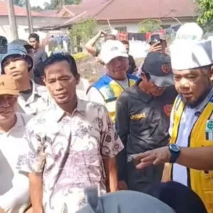 Jalan_Mulus_Setelah_32_Tahun_Mimpi_Warga_Lubuk_Sini_yang_Akhirnya_Terwujud Jalan Mulus Setelah 32 Tahun: Mimpi Warga Lubuk Sini yang Akhirnya Terwujud