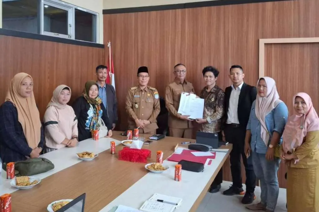 Kades Pasar Seluma Dilaporkan Warganya ke Bupati