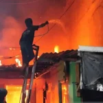 Pria Mabuk Bakar Rumah di Jaksel, Diduga Karena Cekcok dengan Istri