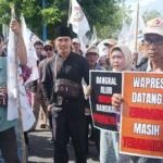 Warga Enggano Teriakkan Protes di Simpang Lima Bengkulu, AMAN Desak Presiden Turun Tangan