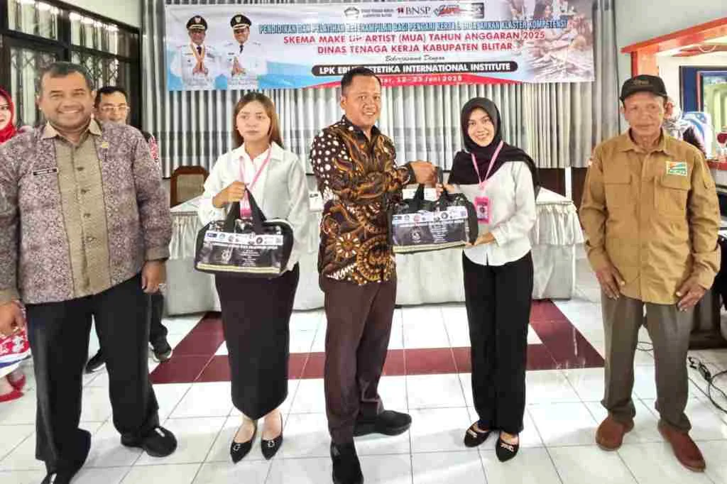 Disnaker Kab Blitar Gelar Pelatihan Berdasarkan Klaster Kompetensi Skema MUA, Selaras Misi Kepala Daerah