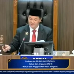 KPU Bengkulu Terbukti Melanggar Terbitkan Surat Edaran Tersangka Rohidin Saat Pilgub 2024 KPU Bengkulu Terbukti Melanggar Terbitkan Surat Edaran Tersangka Rohidin Saat Pilgub 2024