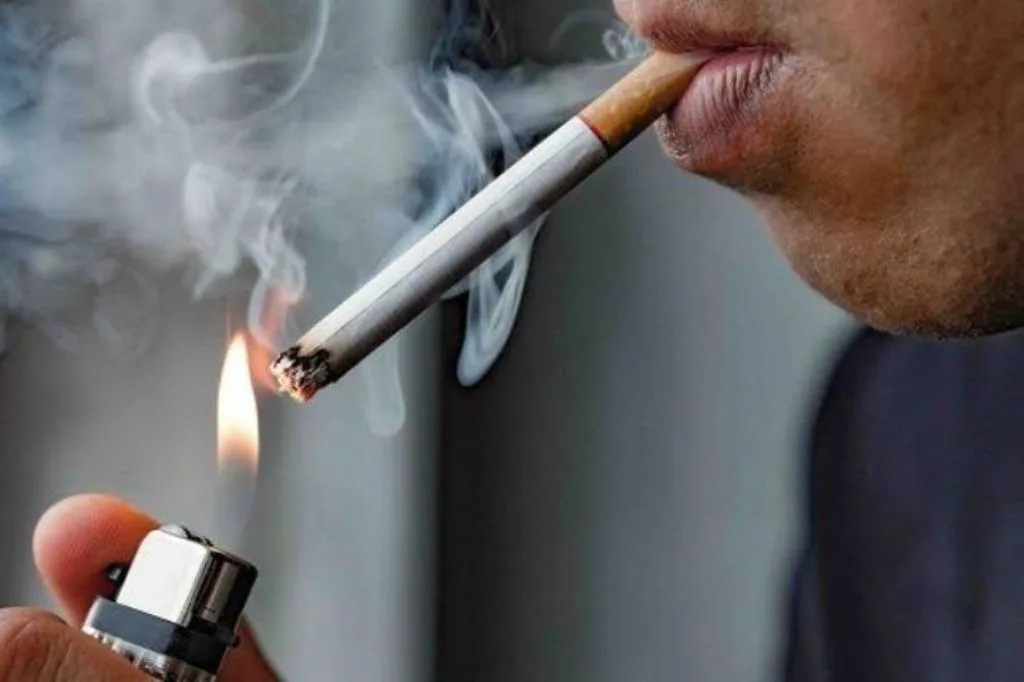 Merokok Sembarangan di Jakarta Bakal Kena Denda Rp250.000