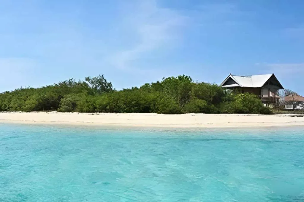 Pulau Panjang Sumbawa NTB Dijual di Situs Private Islands Online