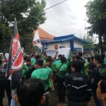 Ratusan Driver Ojek Online Grab Gelar Aksi Damai di Kantor DPRD Kota Bengkulu