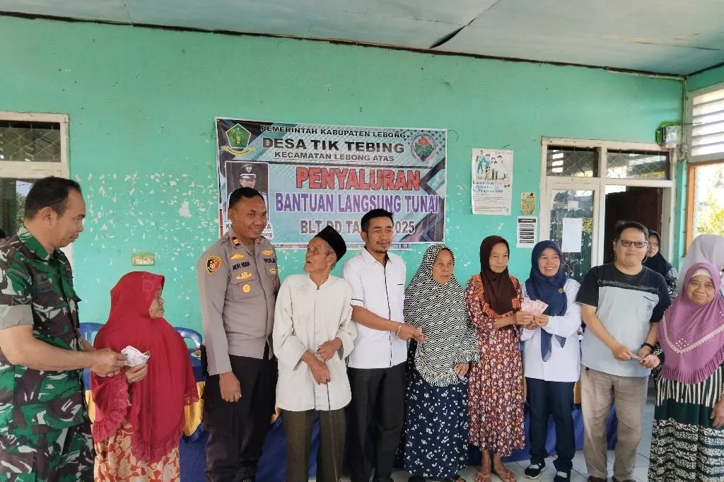 Salurkan BLT-DD Tiga Bulan, Kades Tik Tebing: Gunakan Sebaik Mungkin