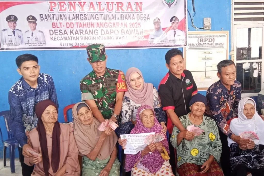 Salurkan BLT DD Kepada 30 KPM, Pemdes Karang Dapo Bawah Berharap Bisa Membantu Penerima