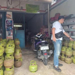 Unit Tipidter Polres Lebong Cek Distribusi Tabung Gas LPG