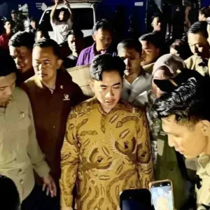 Wapres Gibran Tinjau Pengungsian Korban Kebakaran Kapuk Muara Jakarta Utara