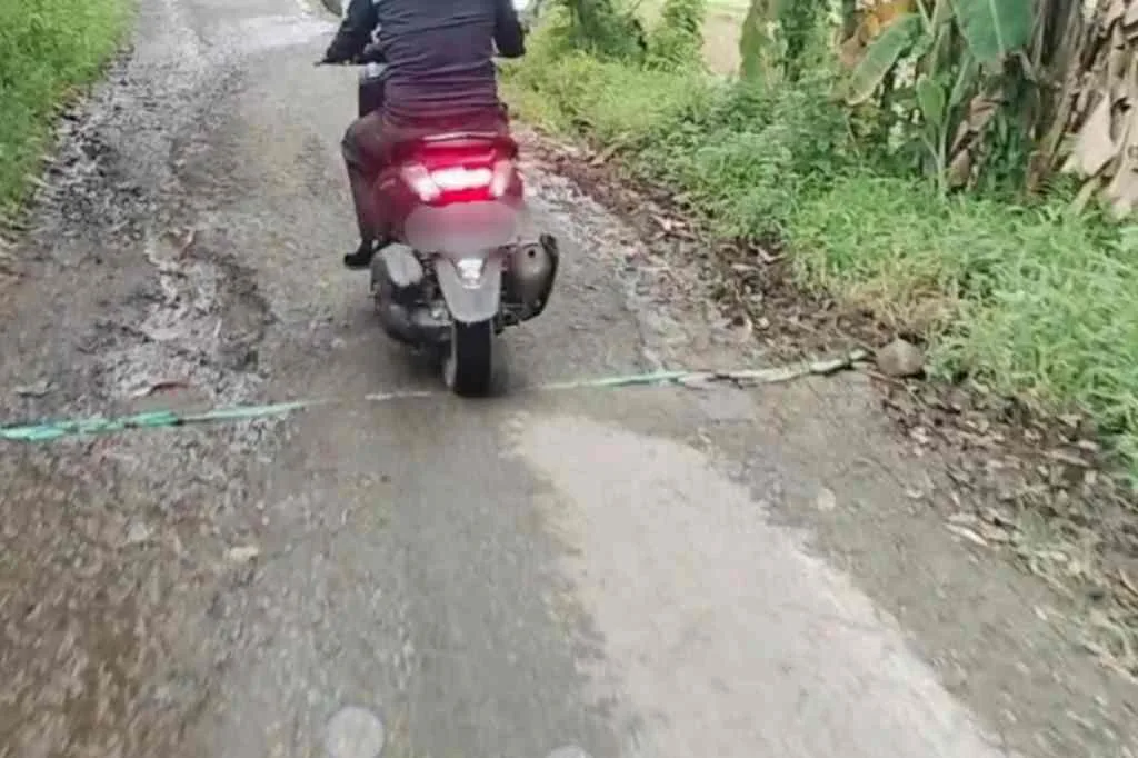 Warga Sesali Sikap Acuh PPK Irigasi BBWS Pemali-Juana atas Kerusakan Jembatan di DI Gung Tegal