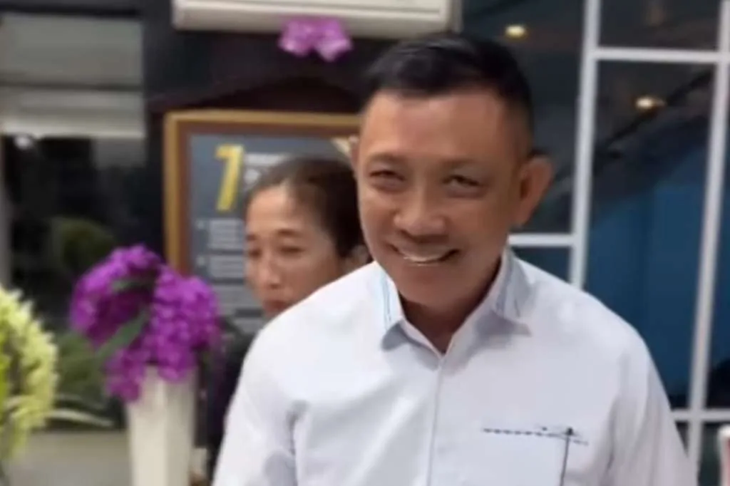 Diperiksa 10 Jam di Kejati Bengkulu, Bebby Hussy Bungkam: “Tanya Penyidik Aja”