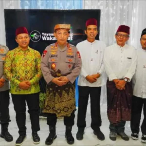 Moment Kapolri Bertemu Ustad Abdul Somad dan Rocky Gerung