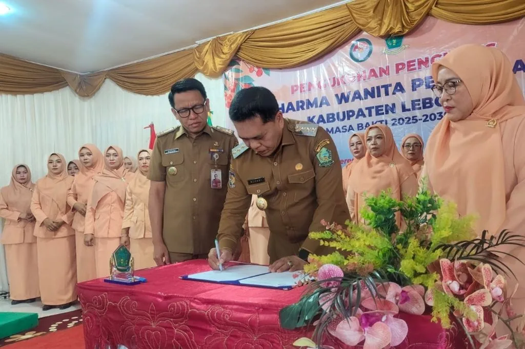 Bupati Azhari Kukuhkan Pengurus DWP Lebong 2025–2030, Dorong Sinergi dan Kesejahteraan ASN