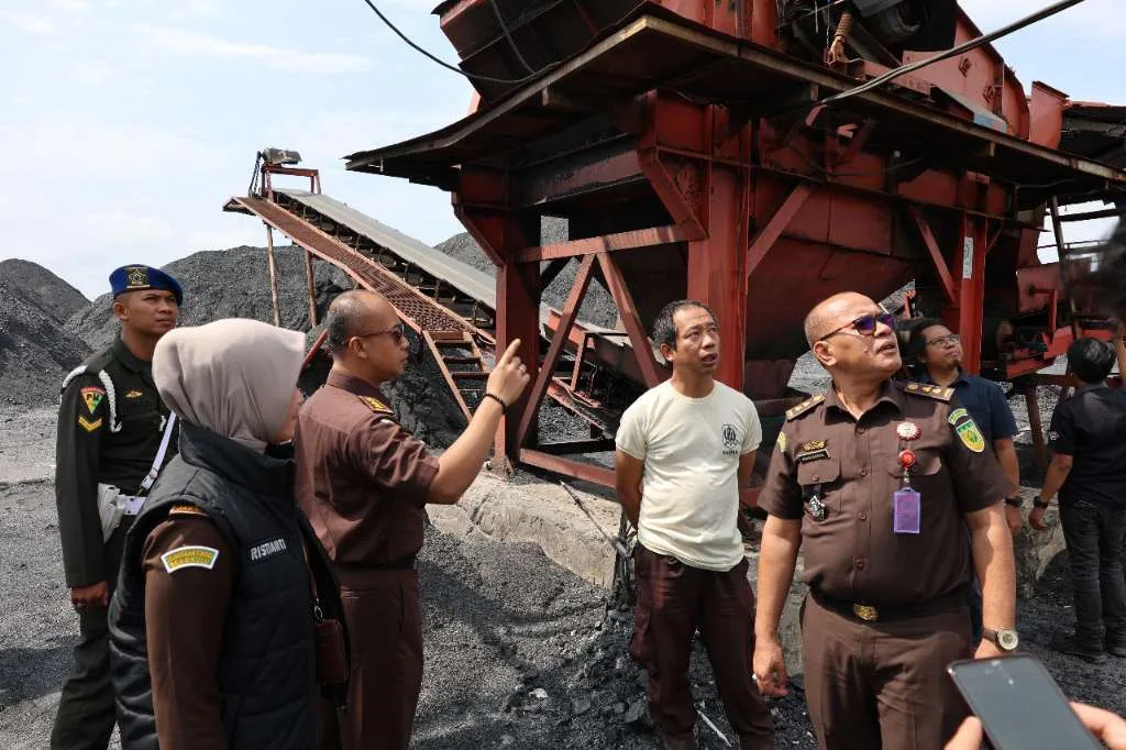 Kejati Bengkulu Segel Stockpile Perusahaan Tambang Batubara di Kawasan Pelabuhan