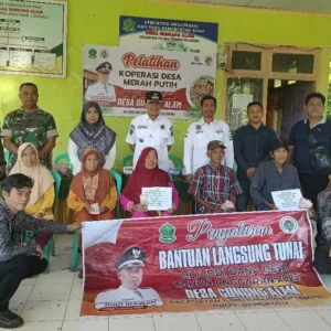 Pemdes Gunung Alam Salurkan BLT DD untuk 30 KPM, Mayoritas Lansia