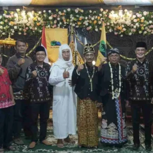 Pemdes Plosorejo Kab Blitar Gelar Kirab Panji dan Pusaka: Nguri-Nguri Budaya Jawa