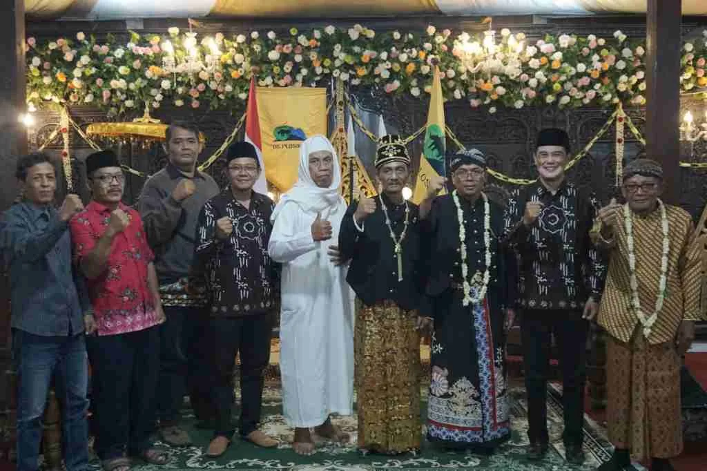 Pemdes Plosorejo Kab Blitar Gelar Kirab Panji dan Pusaka: Nguri-Nguri Budaya Jawa