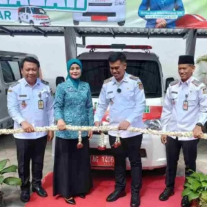 Pemkot_Blitar_Resmi_Launching_3_Mobil_Jenazah_Mas_Ibin_Upaya_Meringankan_Keluarga_Duka Pemkot Blitar Resmi Launching 3 Mobil Jenazah, Mas Ibin: Upaya Meringankan Keluarga Duka