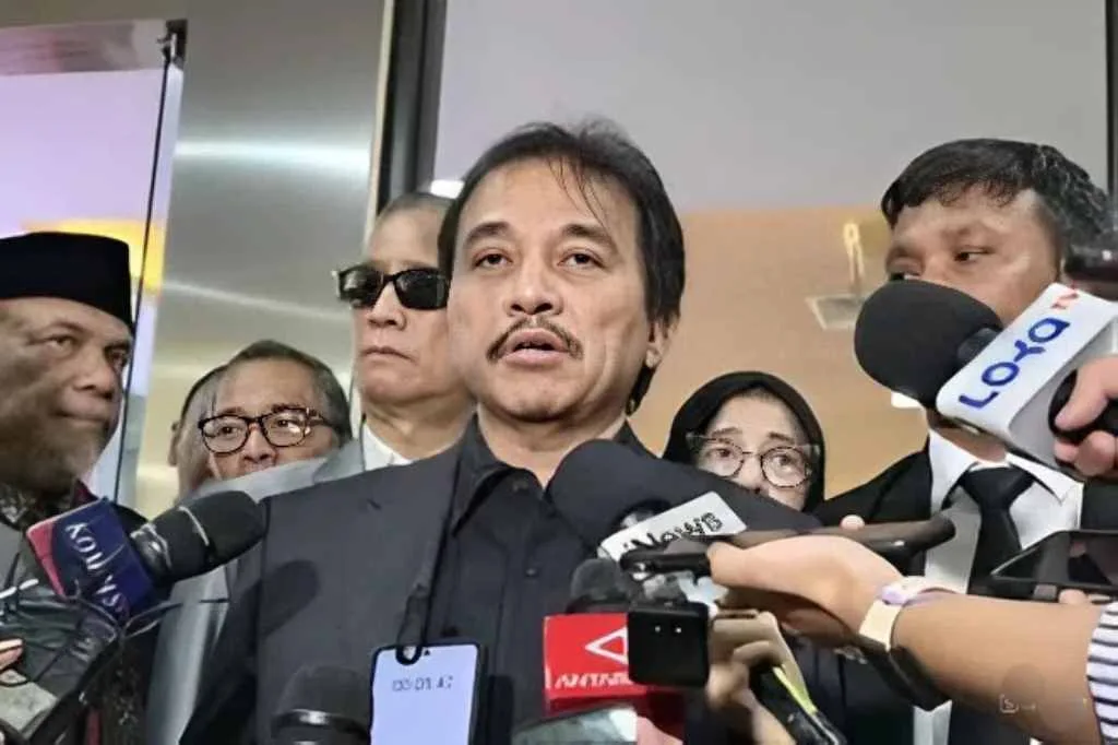 Perkara Khusus Ijazah Jokowi Digelar Hari Ini, Roy Suryo: 99,9% Palsu
