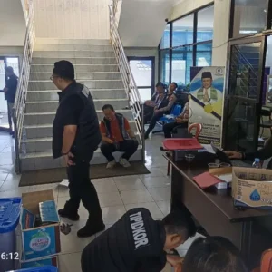 Polda Geledah PDAM Tirta Hidayah Kota Bengkulu Polda Geledah PDAM Tirta Hidayah Kota Bengkulu
