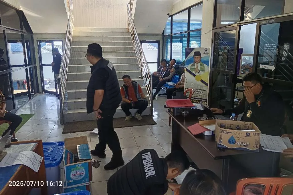 Polda Geledah PDAM Tirta Hidayah Kota Bengkulu