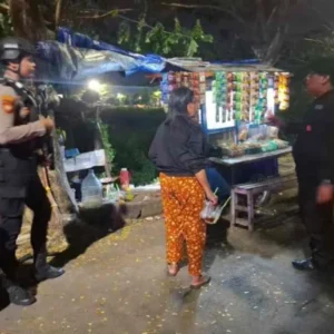 Polres Tegal Kota Gencarkan Razia Miras di Lingkungan Sekolah Polres Tegal Kota Gencarkan Razia Miras di Lingkungan Sekolah