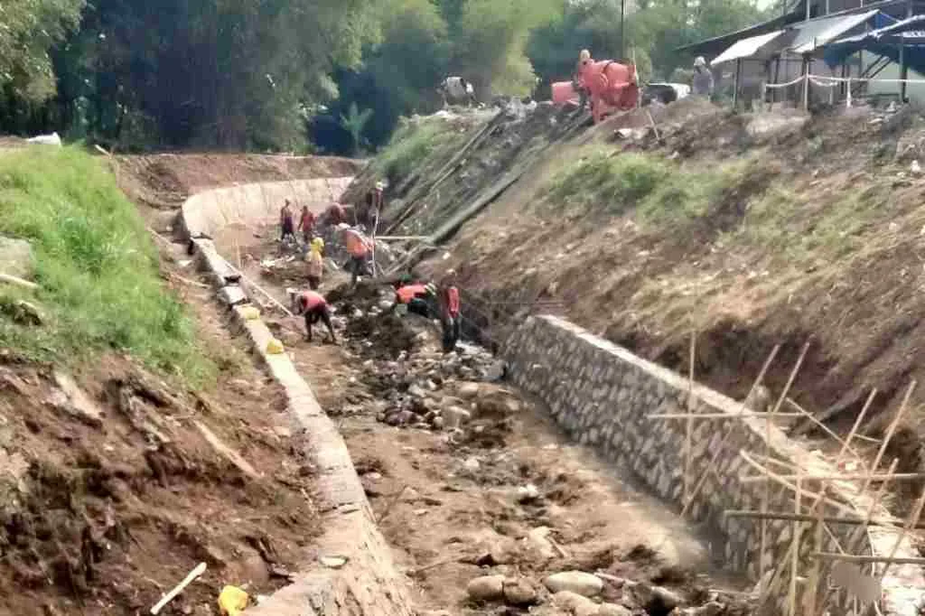 Proyek Saluran Irigasi di Desa Slarang Kidul Tanpa Papan Informasi, Warga Pertanyakan Transparansi