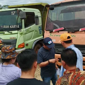 Sidak Tambang Batu Bara, DPRD Bengkulu Temukan Kendaraan Tanpa Plat hingga Gunakan Plat Palsu Sidak Tambang Batubara, DPRD Bengkulu Temukan Kendaraan Tanpa Plat hingga Gunakan Plat Palsu