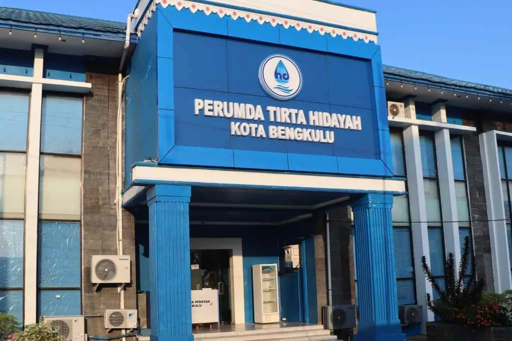 Pengakuan Terselubung: Ketika Pengacara Tak Sadar Membenarkan Skema Suap PHL PDAM Tirta Hidayah