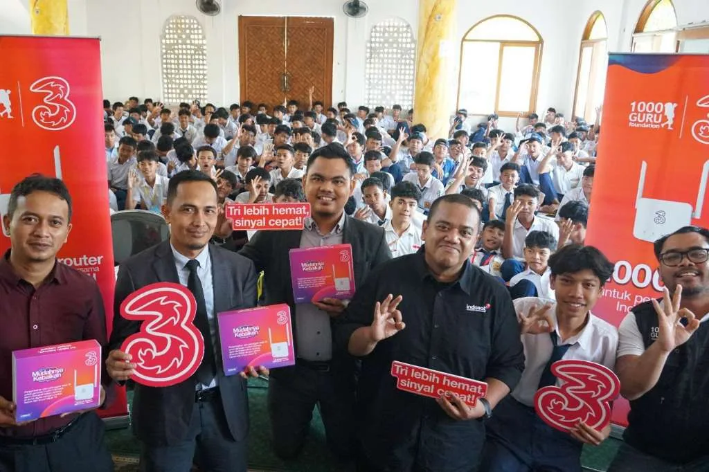Tri dan 1.000 Guru Foundation Buka Akses Internet Sekolah di Daerah Terpencil