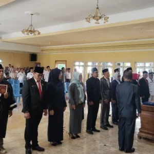 16 Pejabat Struktural Dilantik, Bupati Tekankan Kinerja Yang Baik 16 Pejabat Struktural Dilantik, Bupati Tekankan Kinerja Yang Baik
