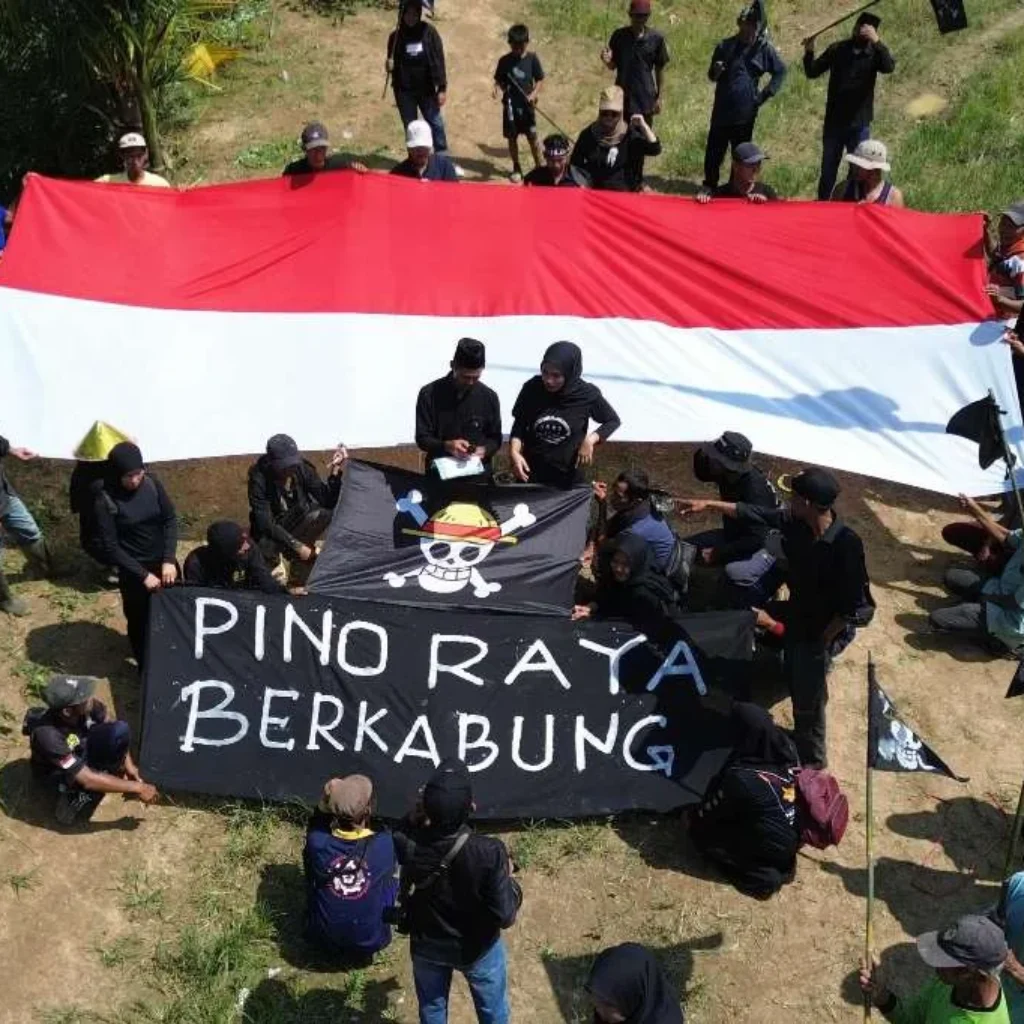Pino Raya Berkabung di Hari Kemerdekaan, Petani Kibarkan Bendera Setengah Tiang Pino Raya Berkabung di Hari Kemerdekaan, Petani Kibarkan Bendera Setengah Tiang