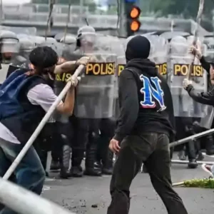 Aksi Unjuk Rasa di Jakarta Kembali Ricuh, Polda Metro Jaya Kini Jadi Sasaran