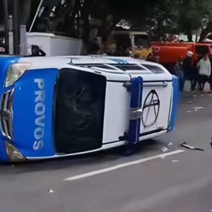 Aksi Unjuk Rasa di Pati Ricuh: Massa Bakar Mobil Polisi, Tuntut Bupati Sudewo Mundur