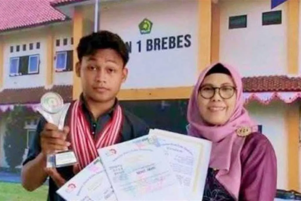 Anak Petani di Brebes Jateng Tembus ke University of Toronto Kanada