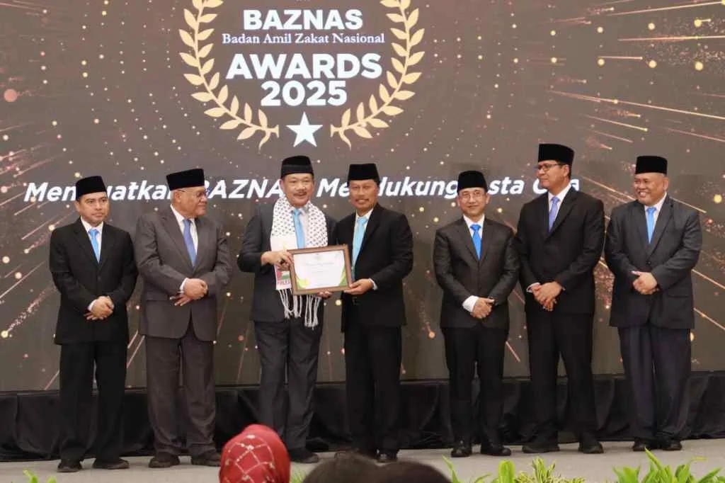 BAZNAS Awards 2025: Wali Kota Cirebon Raih Penghargaan Pendukung Gerakan Zakat Indonesia