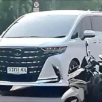 Bupati Pati Sudewo dari Gedung KPK, Pulang Dijemput Mobil Mewah
