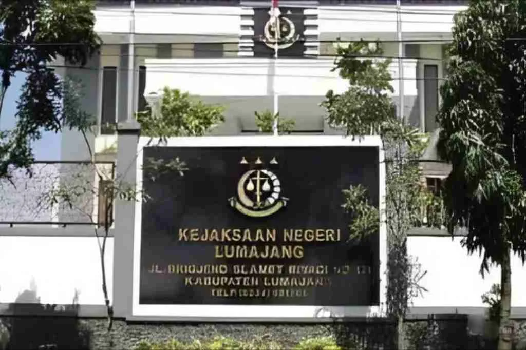 Diduga Alihkan Fungsi Lahan Bantaran Sungai, Kejari Lumajang Geledah Kantor BPN