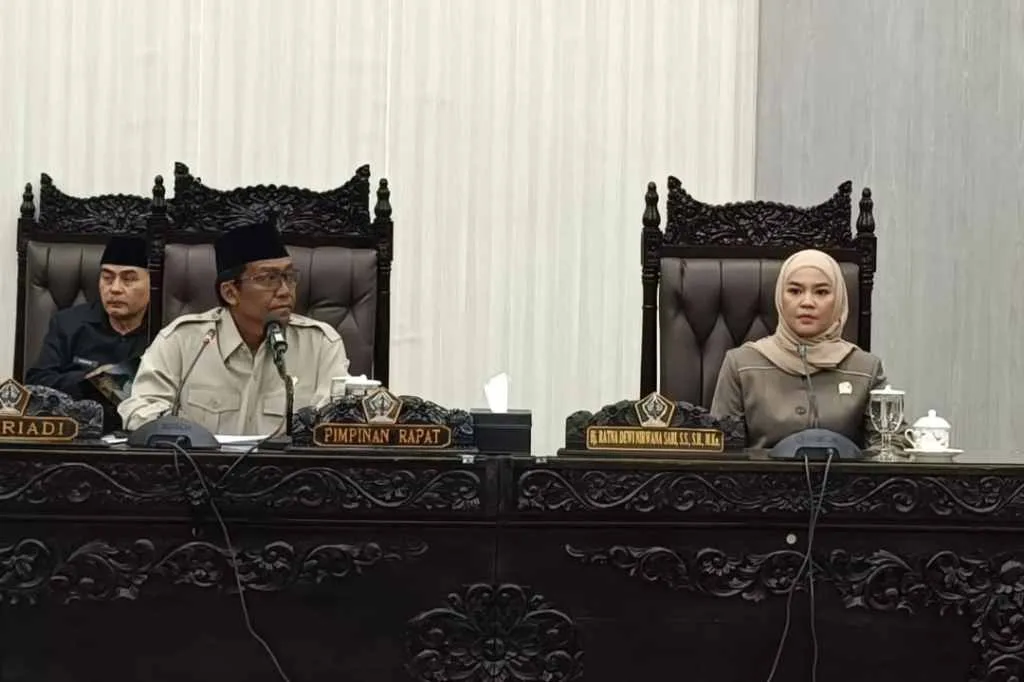 DPRD Kab Blitar Tandatangani Nota Kesepakatan Bersama Tentang Perubahan KUA PPAS Anggaran 2025