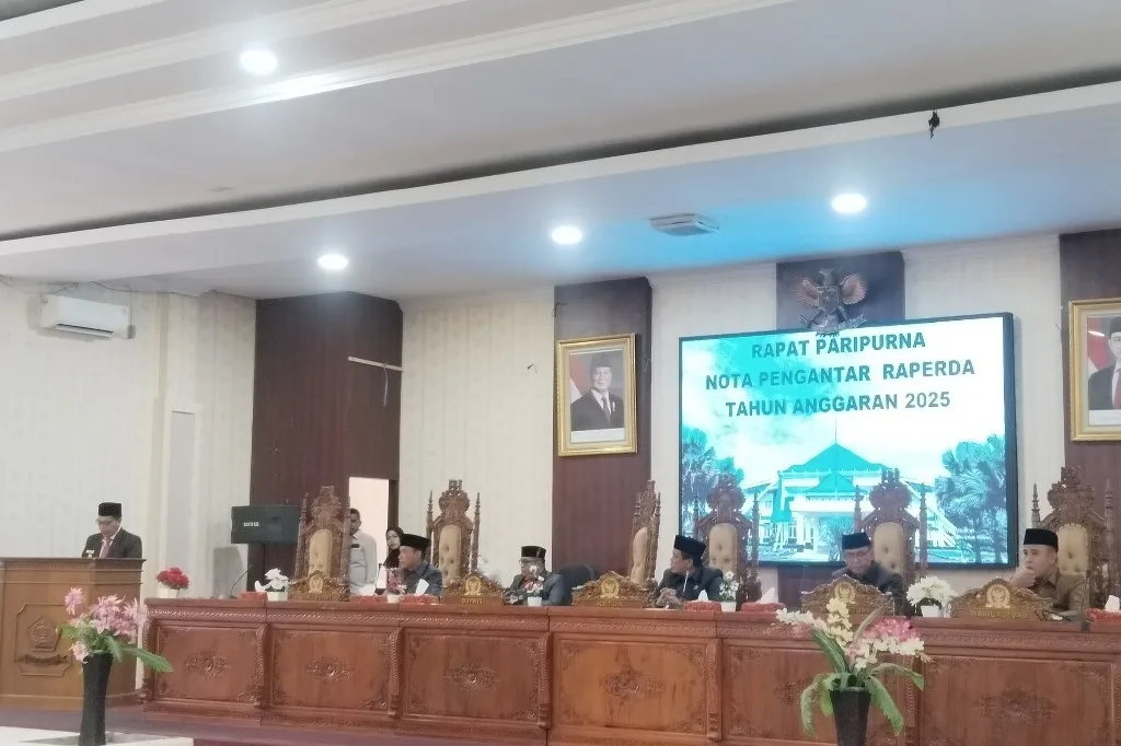 DPRD Lebong Gelar Paripurna Nota Pengantar Raperda Tahun 2025
