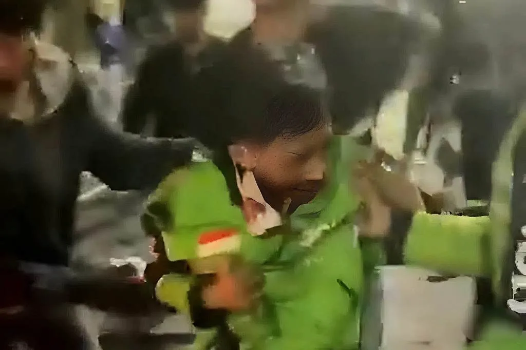 Driver Ojol Tewas Ditabrak Mobil Polisi saat Aksi Unjuk Rasa di Jakarta