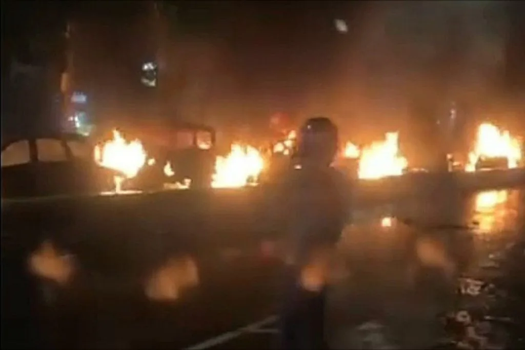 Hingga Subuh, Massa Masih Bertahan di Mako Brimob Kwitang Jakarta