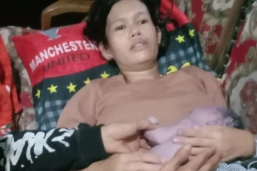 Kades di Lebong Jadi Penolong Persalinan
