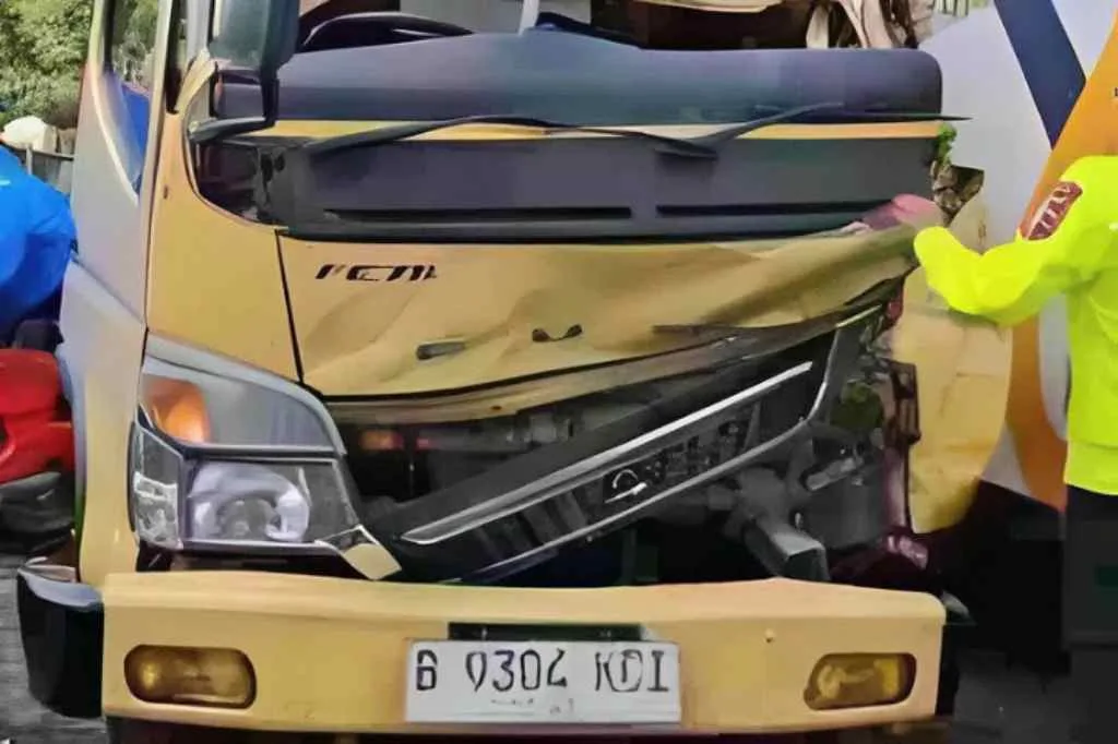 Kecelakaan Maut di Tol Cipularang KM 99, 1 Korban Tewas