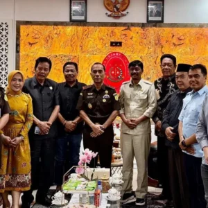 Ketua Fraksi DPRD Bengkulu Kunjungi Kajati, Soroti Temuan Sidak Tambang Batu Bara Ketua Fraksi DPRD Bengkulu Kunjungi Kajati, Soroti Temuan Sidak Tambang Batubara